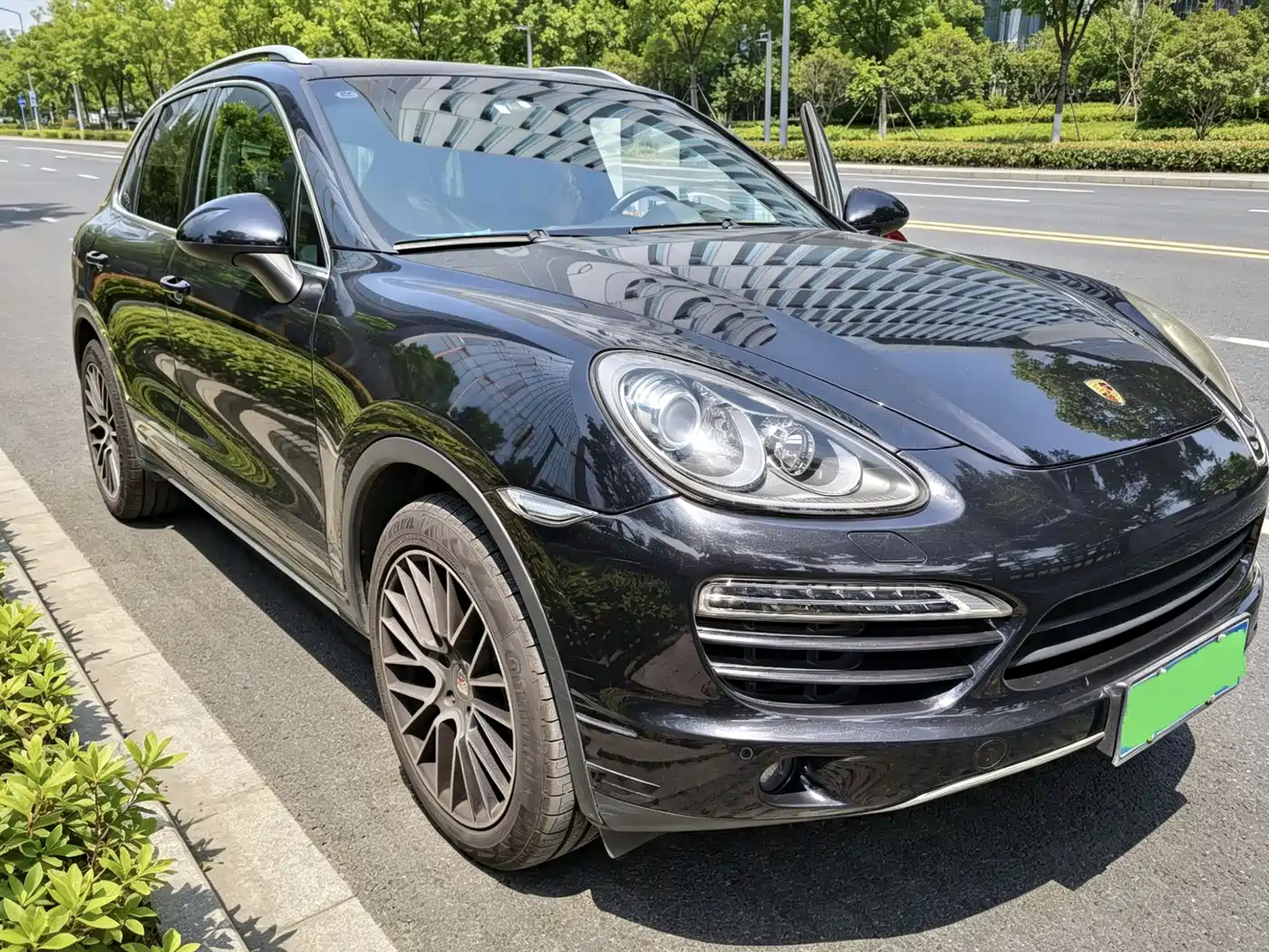 Porsche Cayenne 2014 Cayenne Platinum Edition 3.0T фото 6