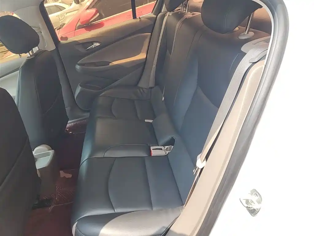 Chevrolet Cruze 2016 1.5L Automatic Fashion Sunroof Edition фото 17