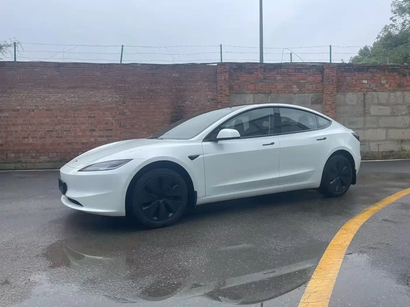 Фото 1 - Tesla Model 3