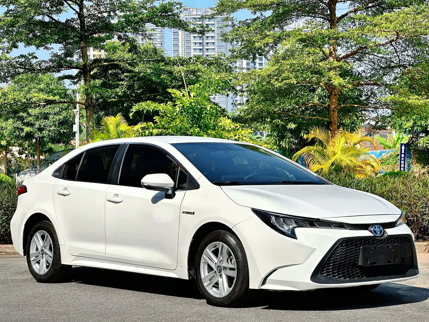 Toyota Levin 2022 Dual Engine 1.8H E-CVT Progressive Edition фото 3