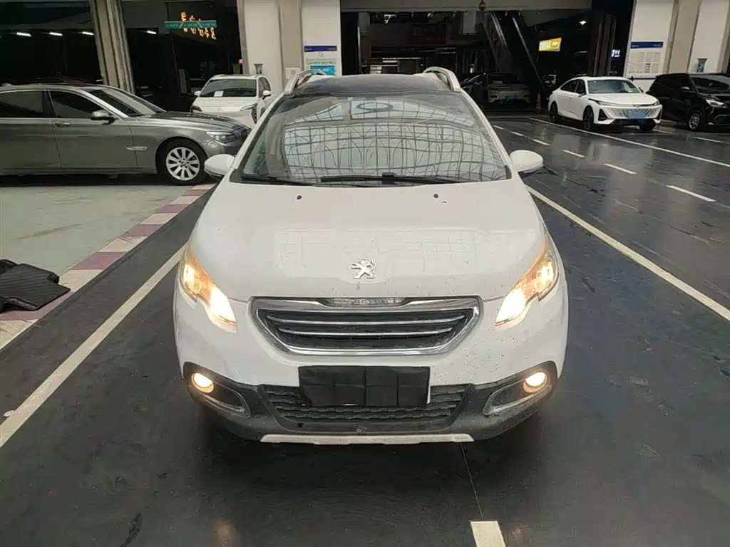 Peugeot 2008 2014 1.6L Automatic Fashion Edition фото 3
