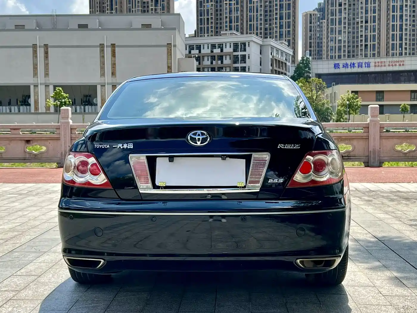 Toyota Reiz 2008 2.5S Special Commemorative Edition фото 5