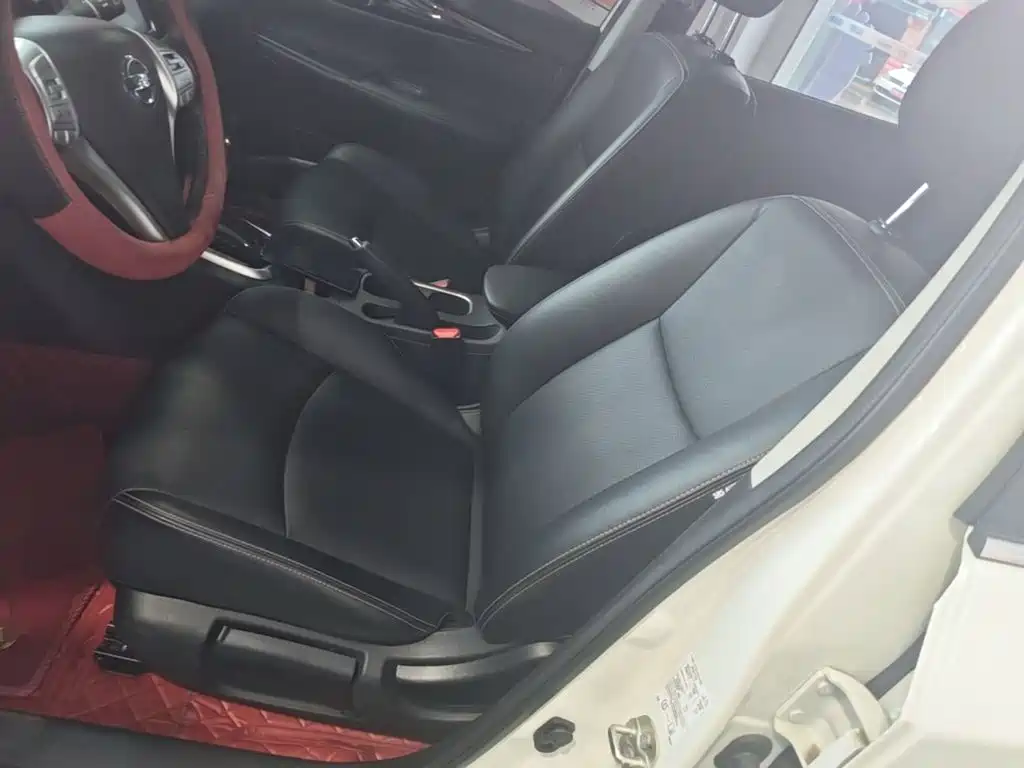 Photo 15 - Nissan Tiida