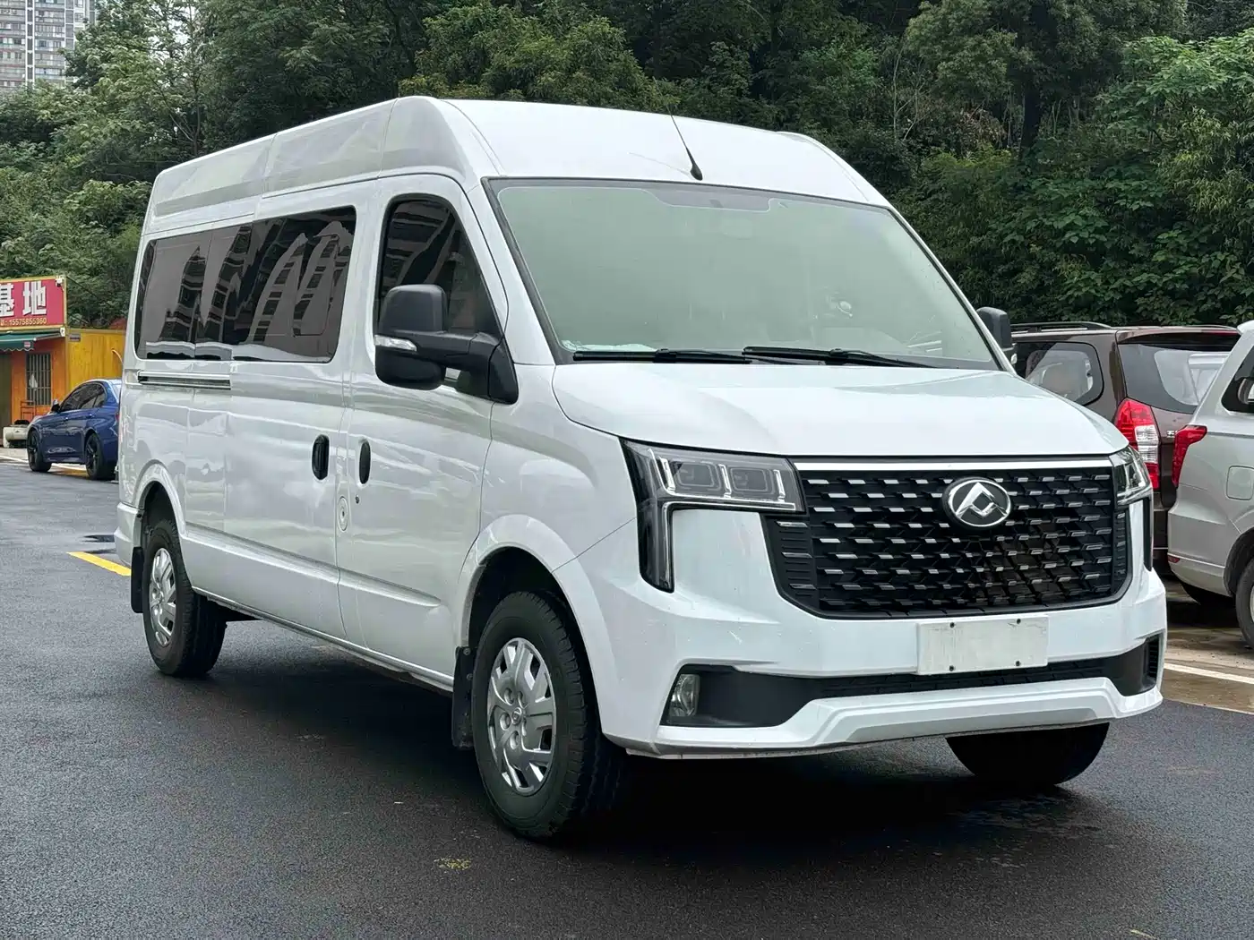 SAIC Maxus Xintu V80 2024 Model PRO Business 6MT Long Wheelbase Medium Roof 147Ps 9-seater Four-row Non-commercial фото 3