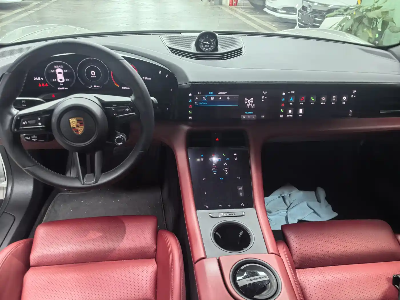 Porsche Taycan 2020 Taycan фото 9
