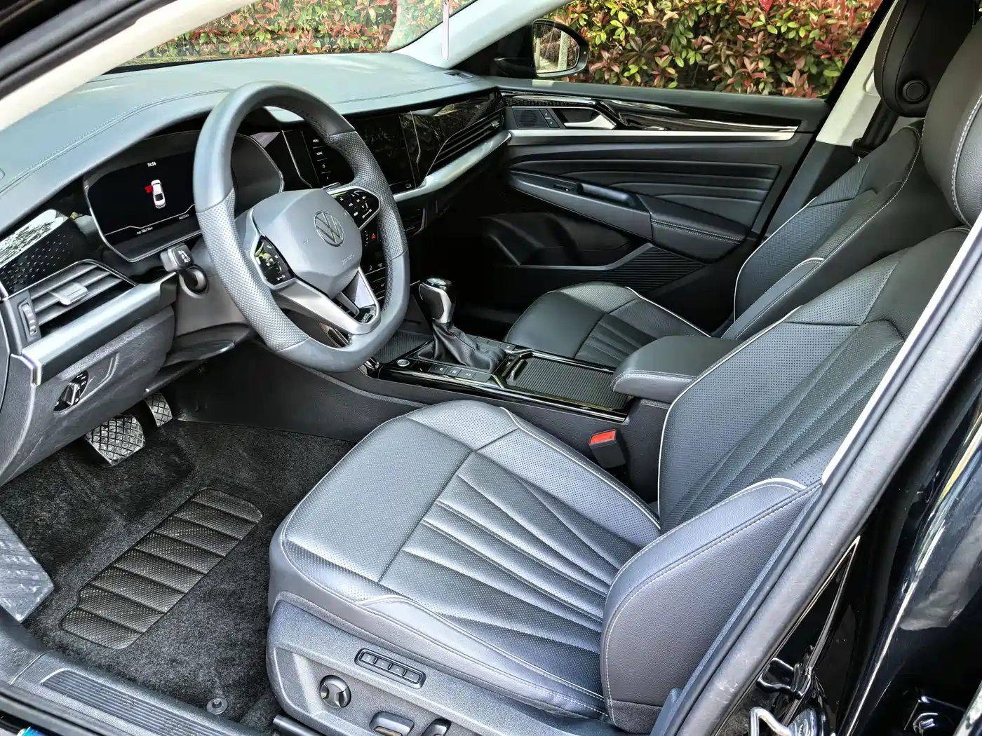 Volkswagen Passat 2024 Model 380TSI Starlight Elite фото 4