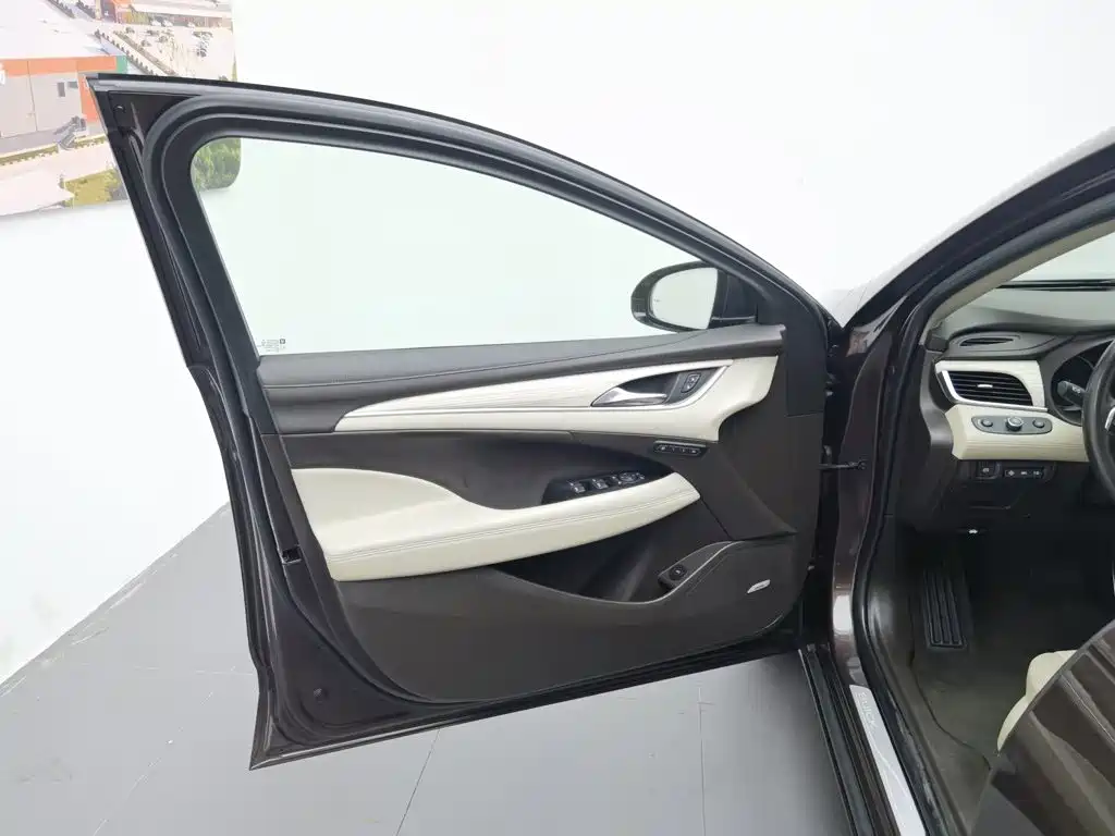 Фото 8 - Buick LaCrosse