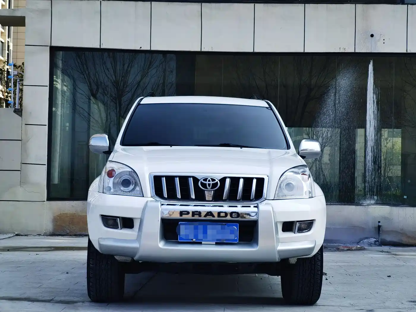 Toyota Prado 2010 4.0L Automatic VX фото 2
