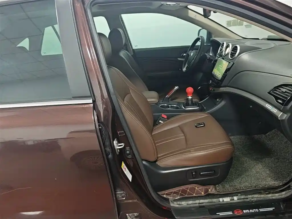 BYD S7 2016 1.5T Manual Premium Model фото 25