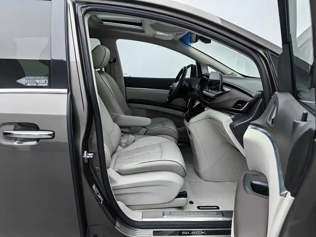 Фото 23 - Buick GL8