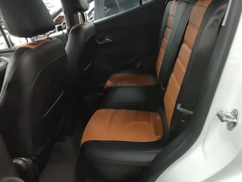 Buick Encore 2015 1.4T Automatic 2WD Urban Elite фото 17