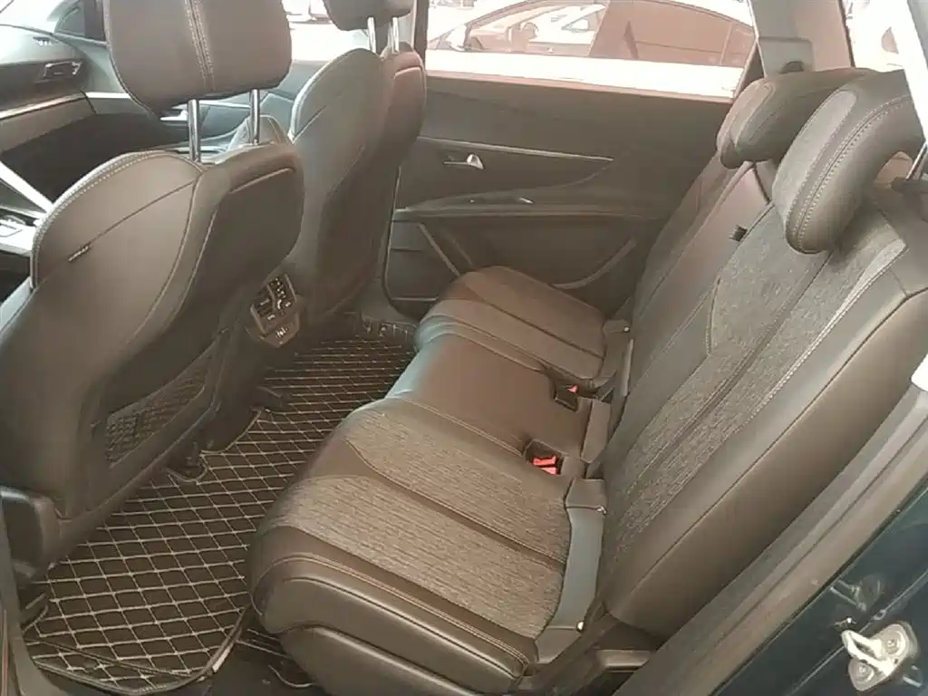 Peugeot 5008 2017 380THP 7-seat Elite Edition фото 17