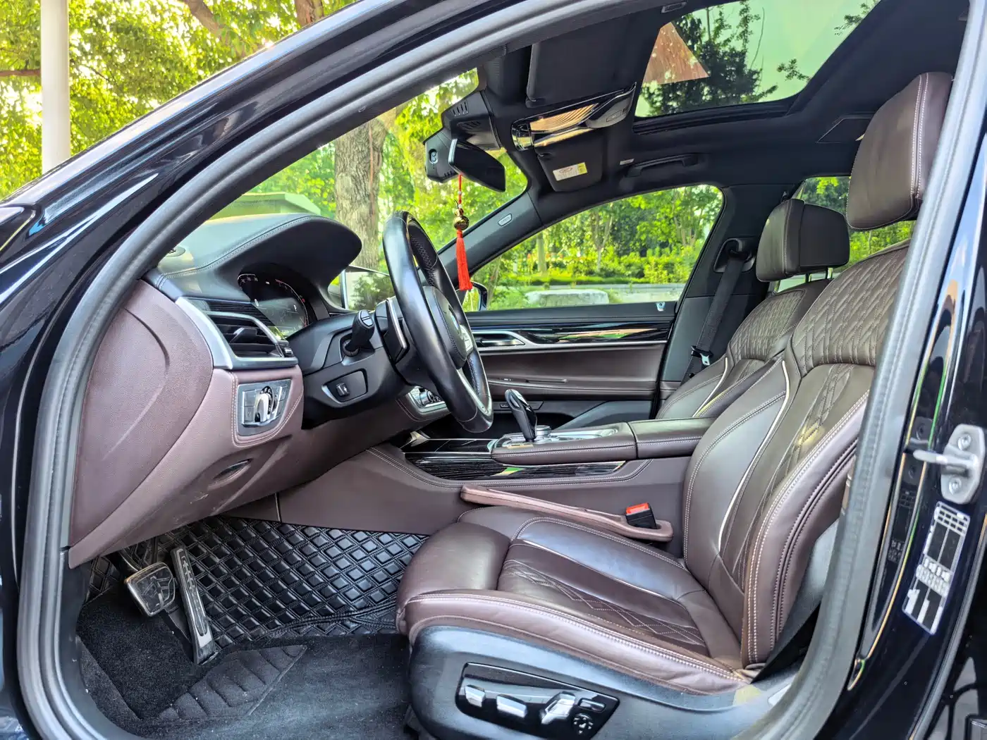 BMW 7 Series 2021 Model 730Li M Sport Package фото 11