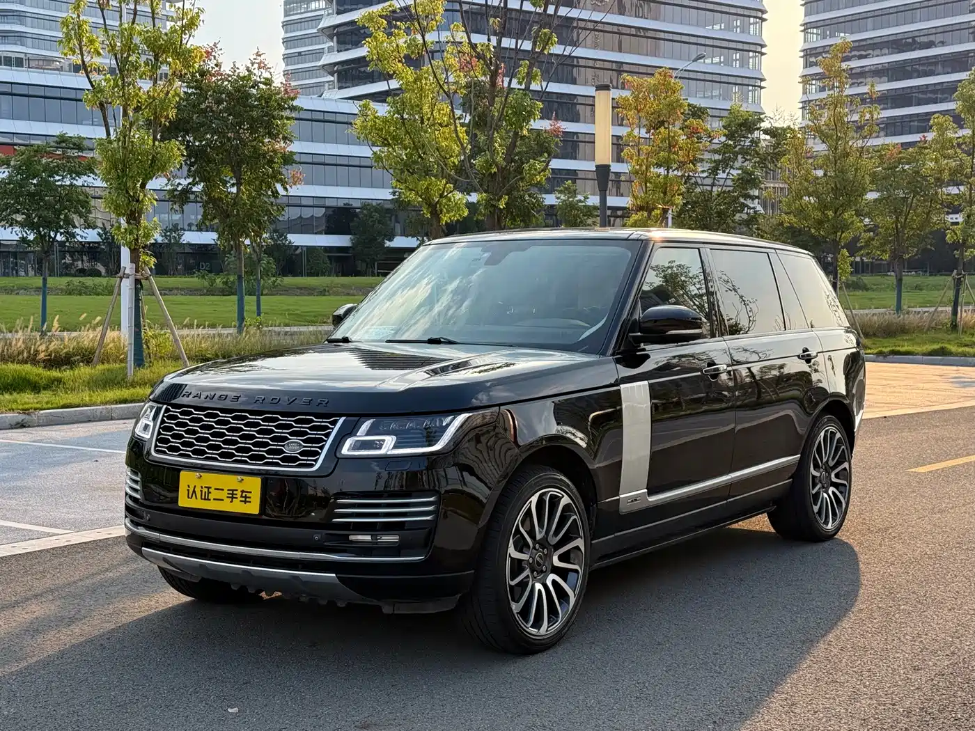Land Rover Range Rover 2015 2015 3.0 SC V6 Vogue SE Genesis Extended Edition