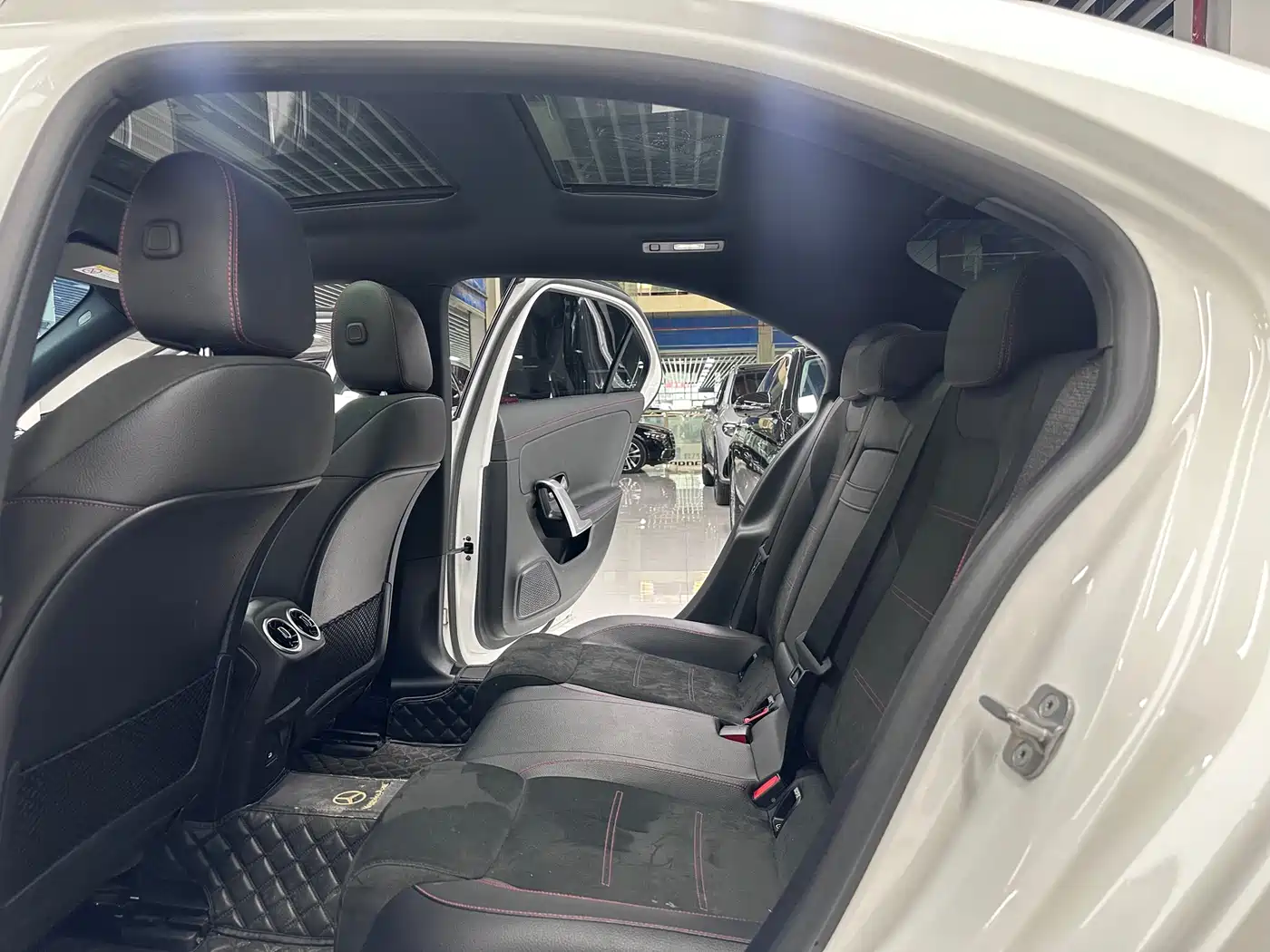Mercedes-Benz A-Class 2025 A 200 L Fashion Edition фото 12