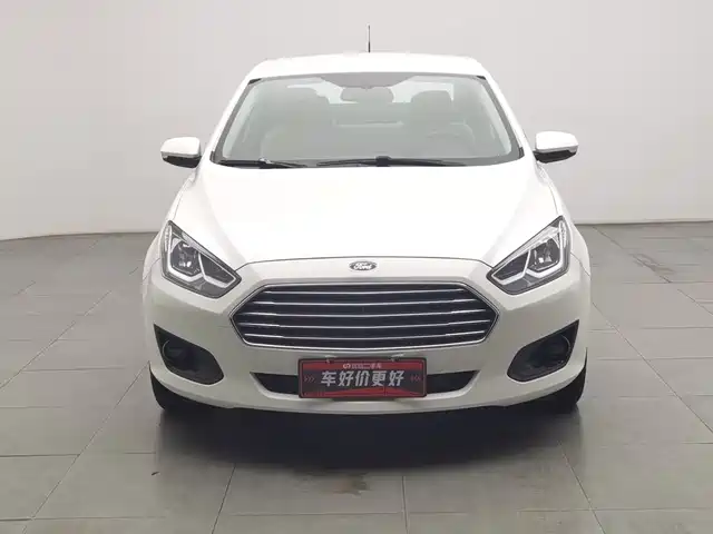 Ford Escort 2015 1.5L Automatic Comfort — фото 3