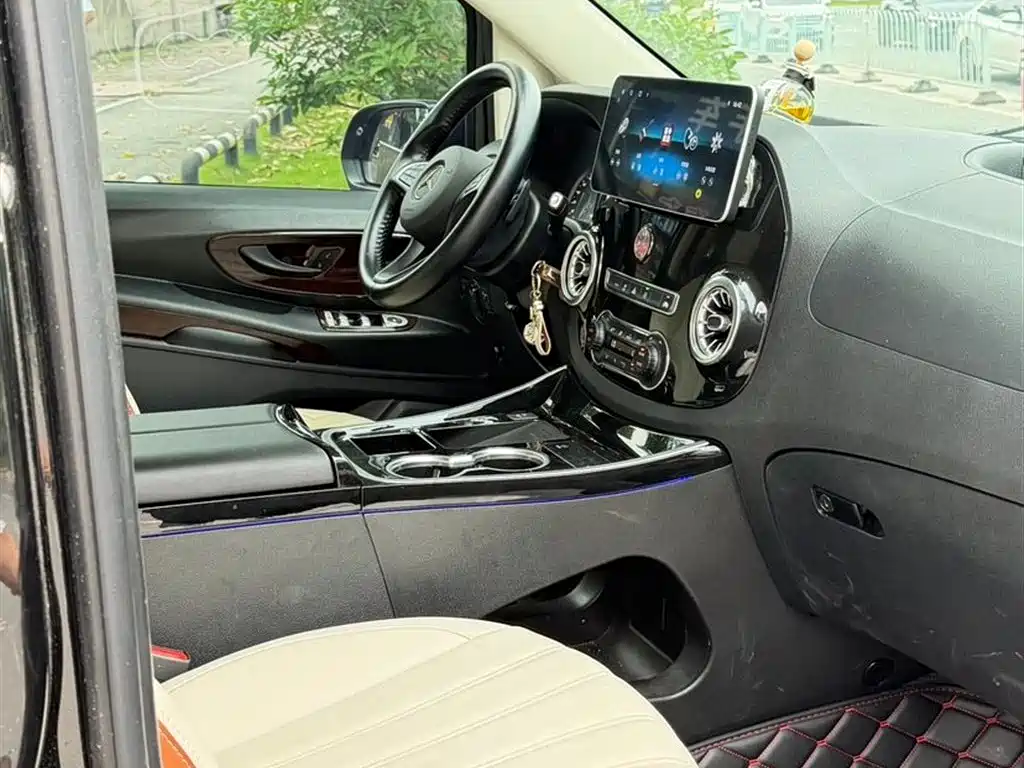 Mercedes-Benz Vito 2021 2.0T Elite 9-Seater фото 3