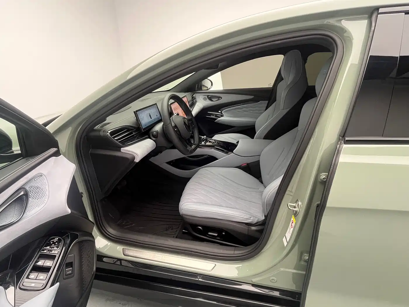 BYD Seal 2022 700km Long Range RWD Edition фото 15