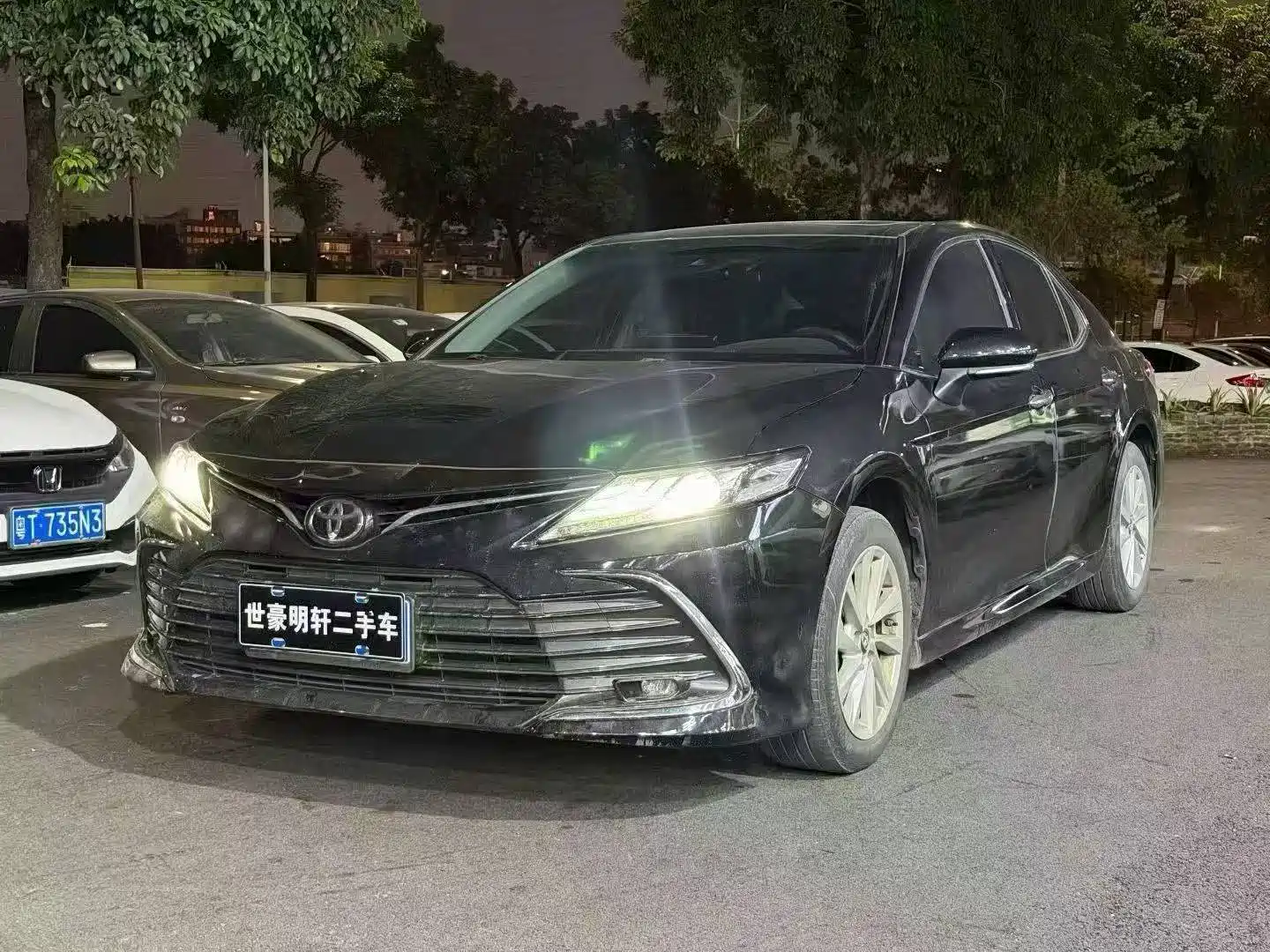Фото 1 - Toyota Camry