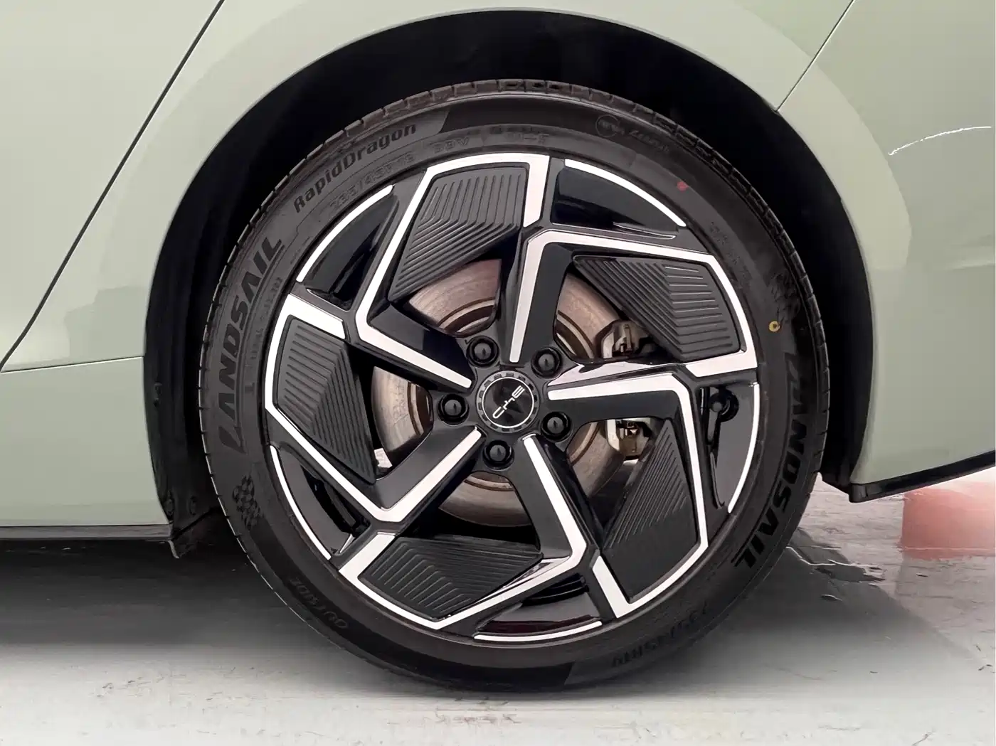 BYD Seal 2022 700km Long Range RWD Edition фото 13