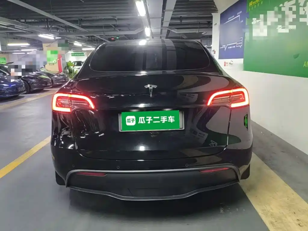 Фото 6 - Tesla Model Y