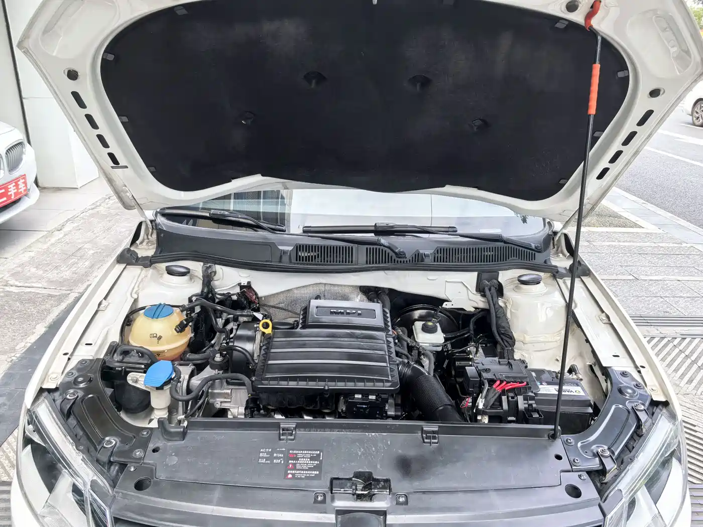 Volkswagen Lavida 2013 Facelift Classic 1.6L Manual Comfort фото 18