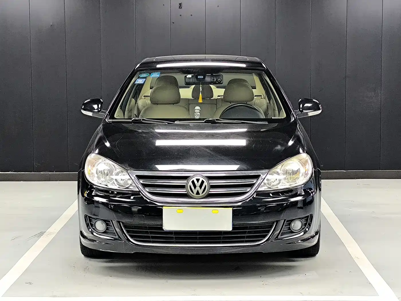 Volkswagen Lavida 2008 2.0L Manual Premium Edition фото 2