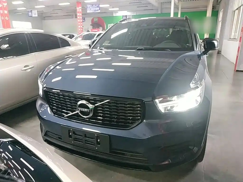 Volvo XC40 2022 2022 Model T4 AWD Smart Vision Sport Edition