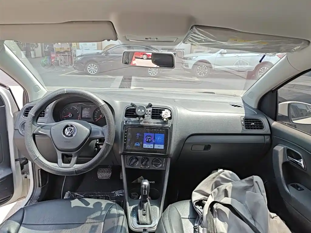 Volkswagen Polo 2018 1.5L Auto Safe Drive фото 10