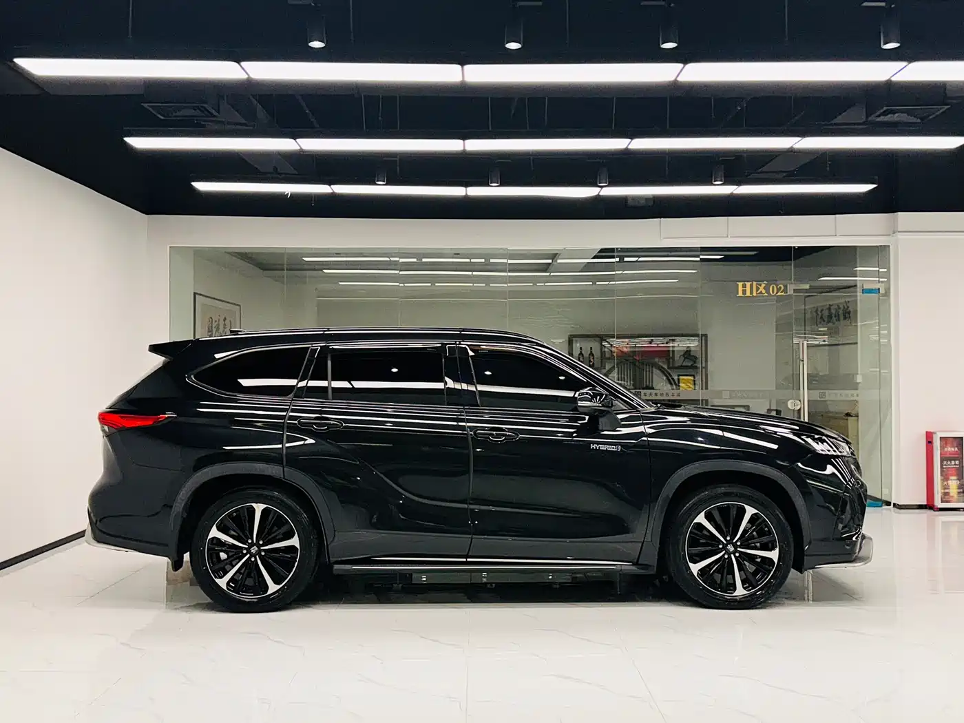 Toyota Crown Kluger 2021 2.5L HEV 4WD Premium фото 6