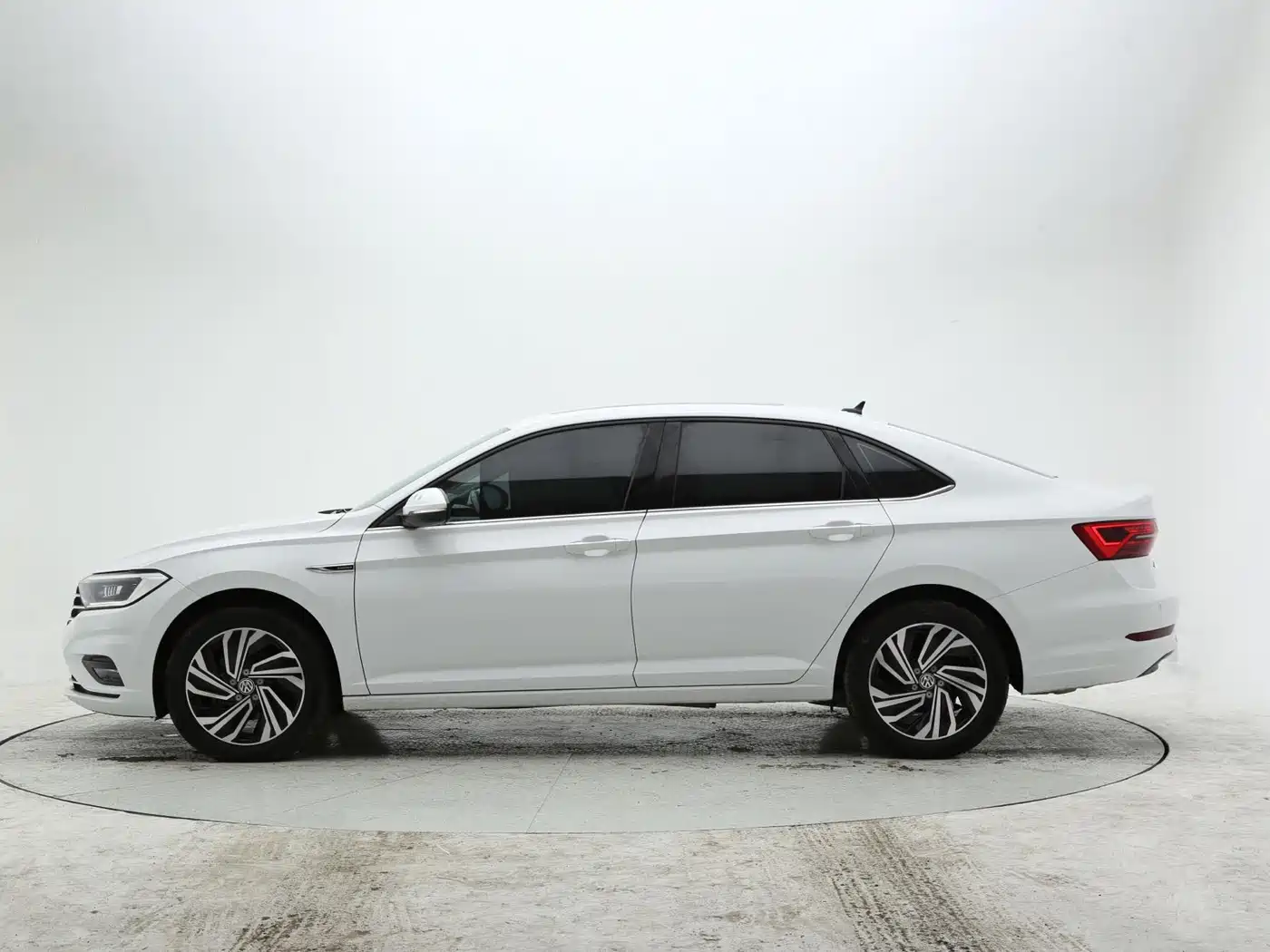 Volkswagen Sagitar 2022 280TSI DSG Surpassing Edition фото 7