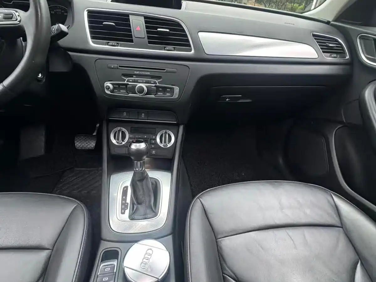 Photo 14 - Audi Q3