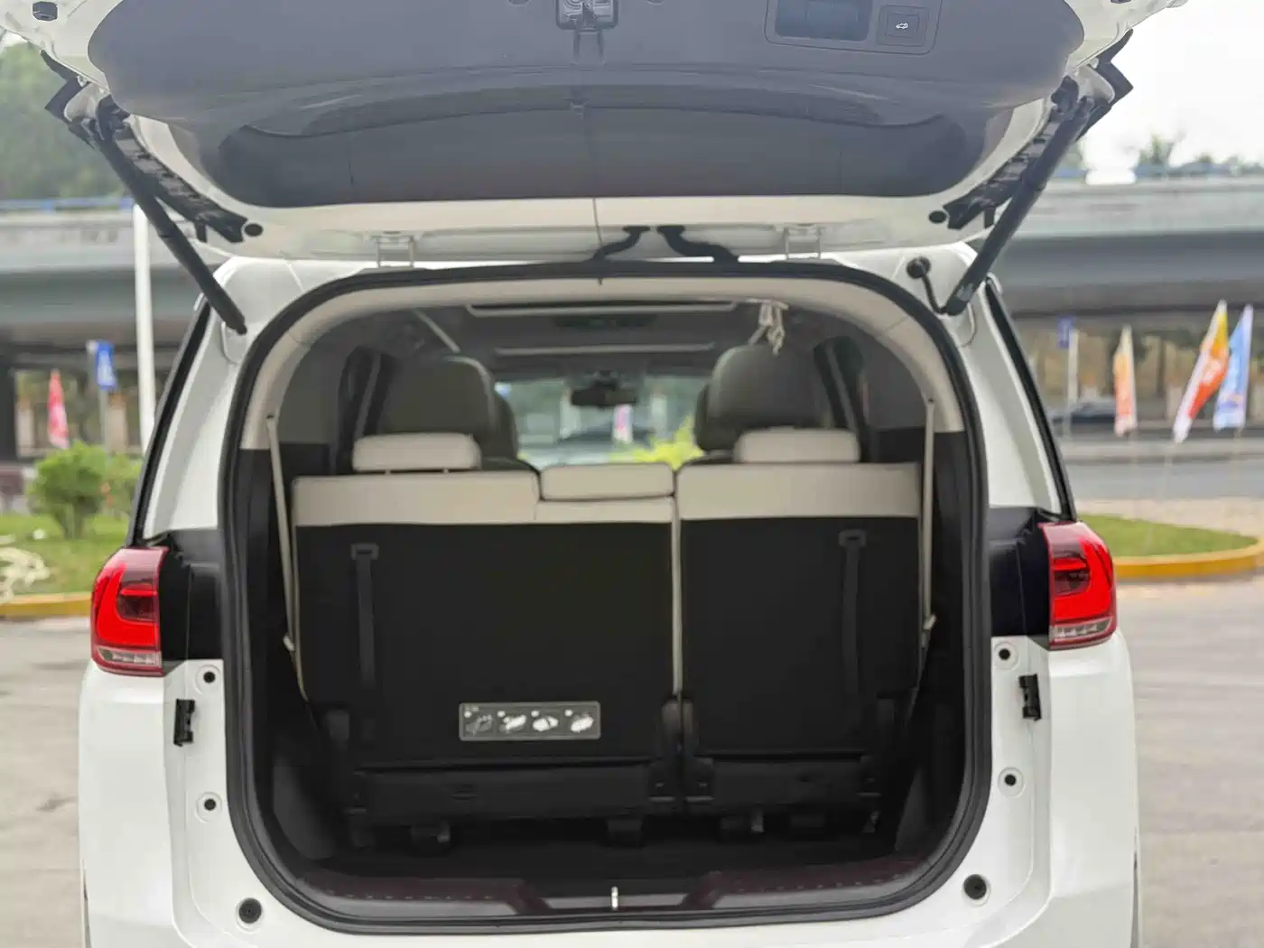 GAC Trumpchi Trumpchi M8 2021 Leading Show Series 390T Premium Edition фото 23