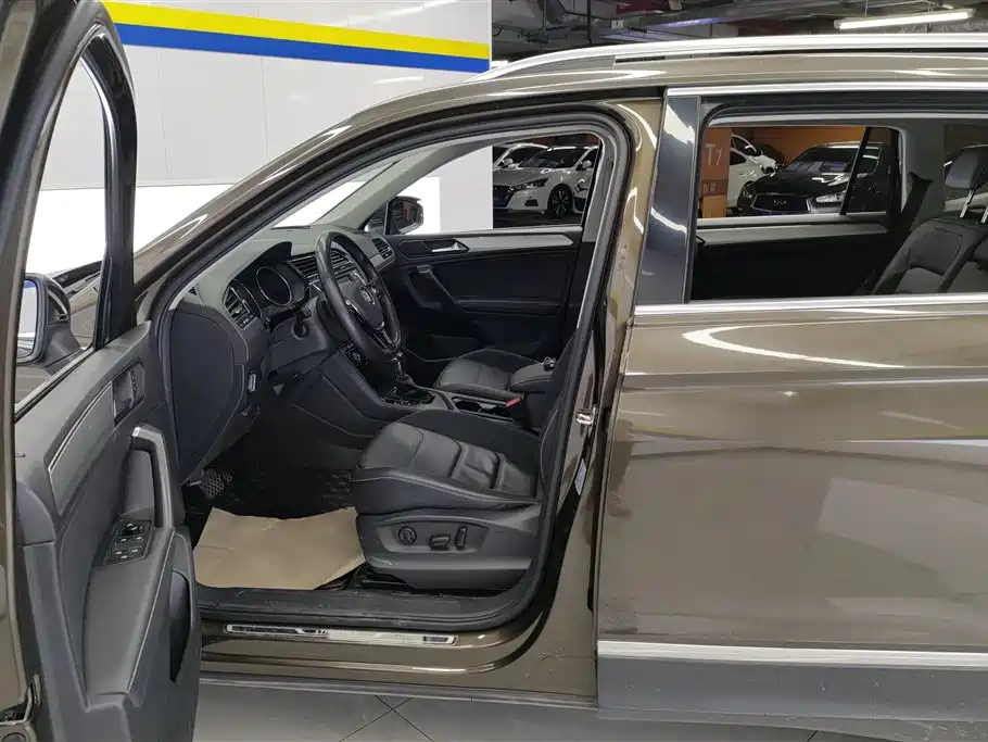 Volkswagen Tiguan L 2018 330TSI Automatic 2WD Luxury Edition фото 9