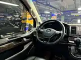 Фото 20 - Volkswagen Multivan