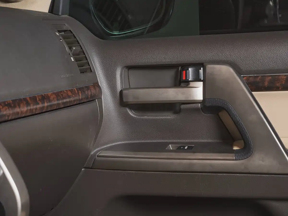Toyota Land Cruiser 2007 4.7L Automatic VX-R фото 8