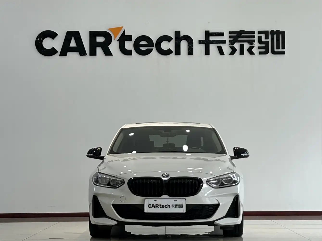 BMW 1 Series 2021 120i M Sport Shadow Edition фото 2