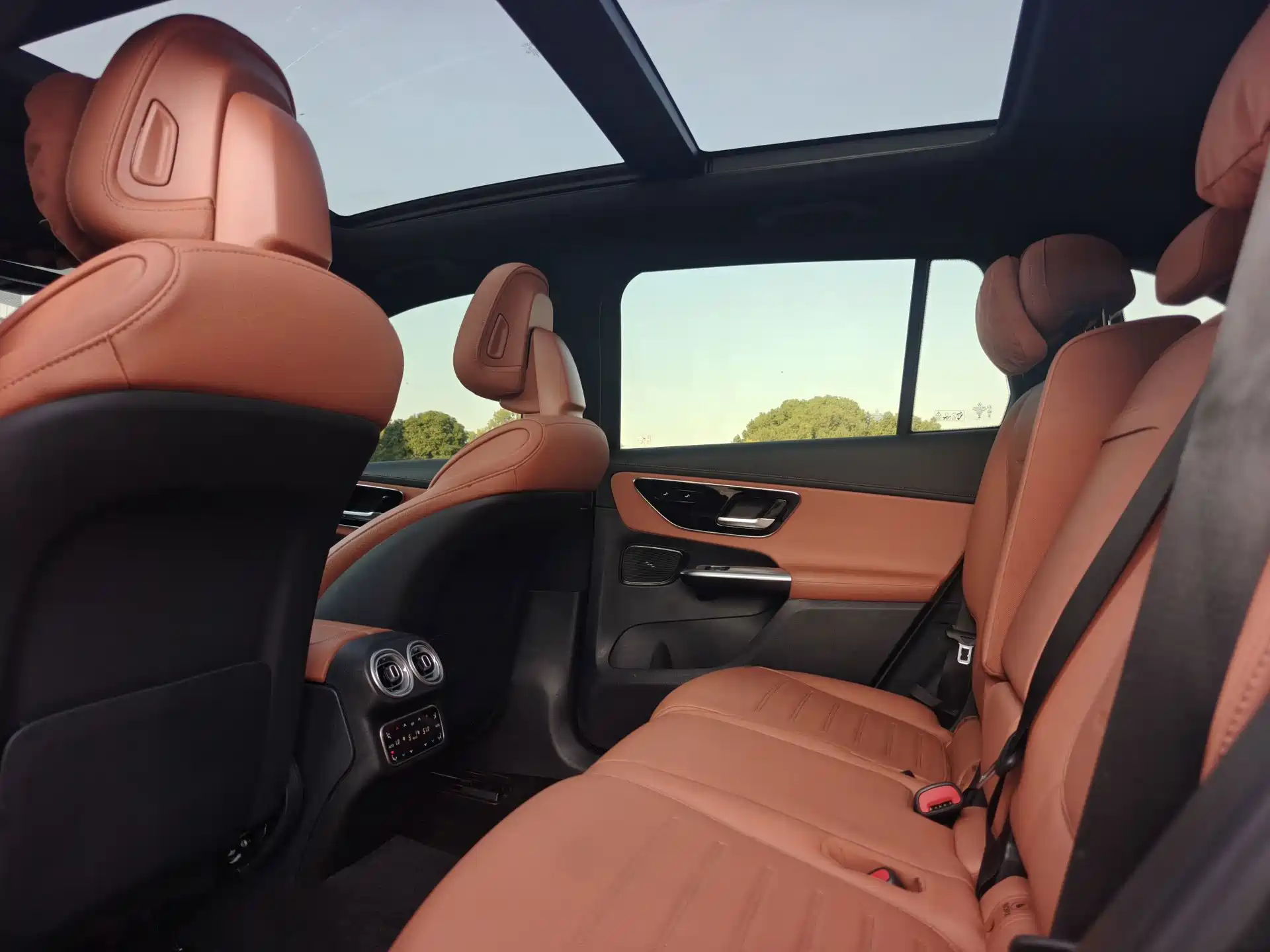 Фото 9 - Mercedes-Benz GLC
