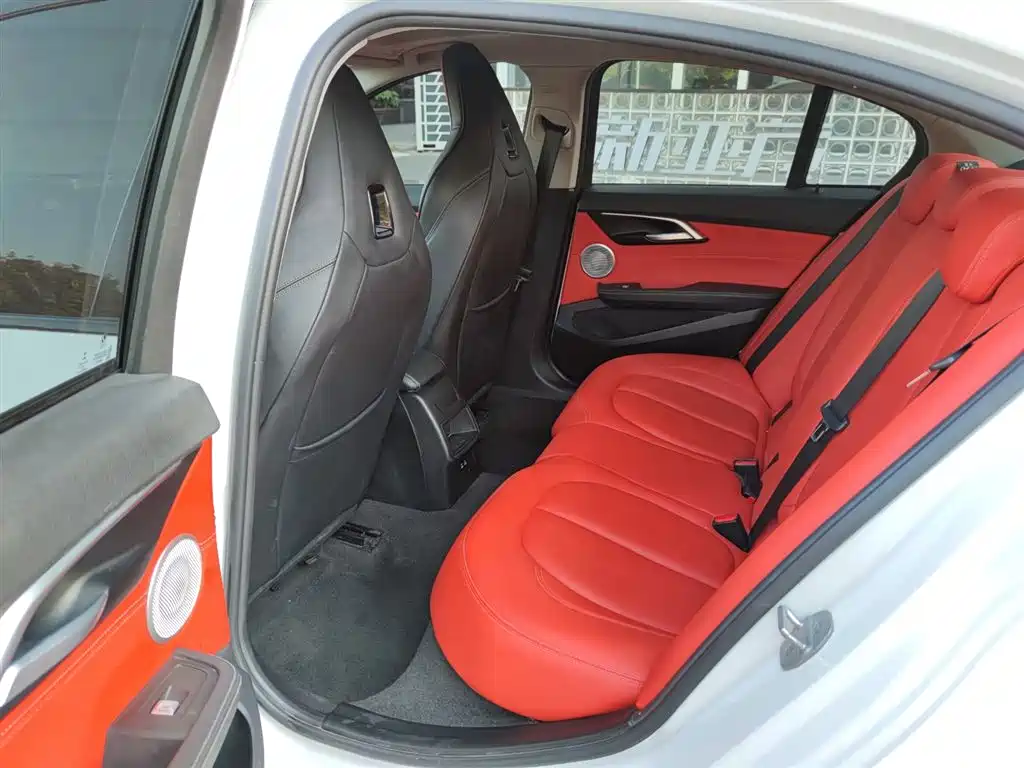 BMW 1 Series 2021 125i M Sport Black Night Edition фото 5