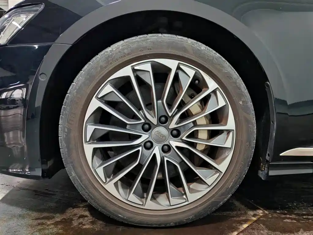 Audi A6L New Energy 2022 55 TFSI e quattro фото 15