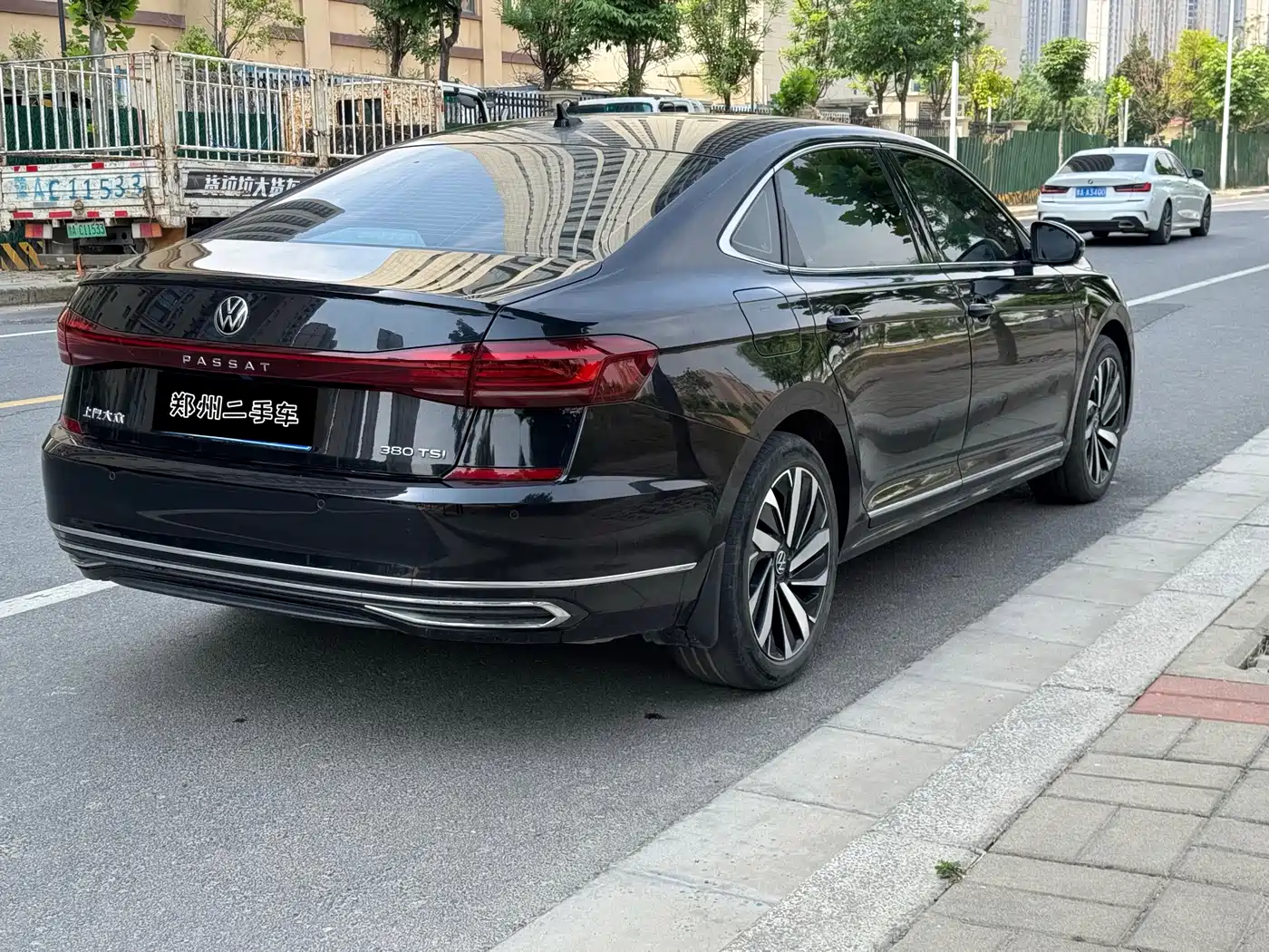 Volkswagen Passat 2024 380TSI Elite Edition фото 9