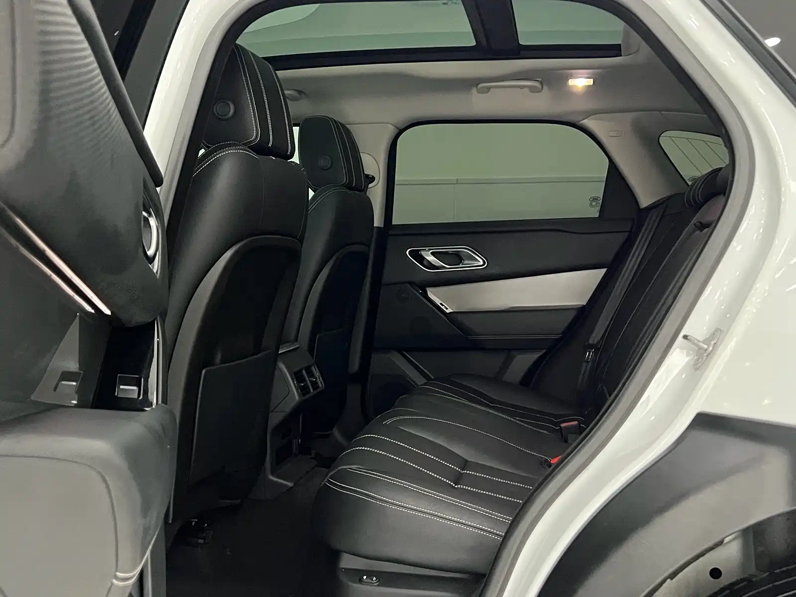 Фото 4 - Land Rover Range Rover Velar