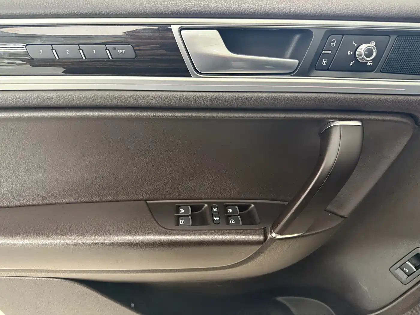 Volkswagen Touareg 2017 3.0TSI Mountain Master Edition фото 9