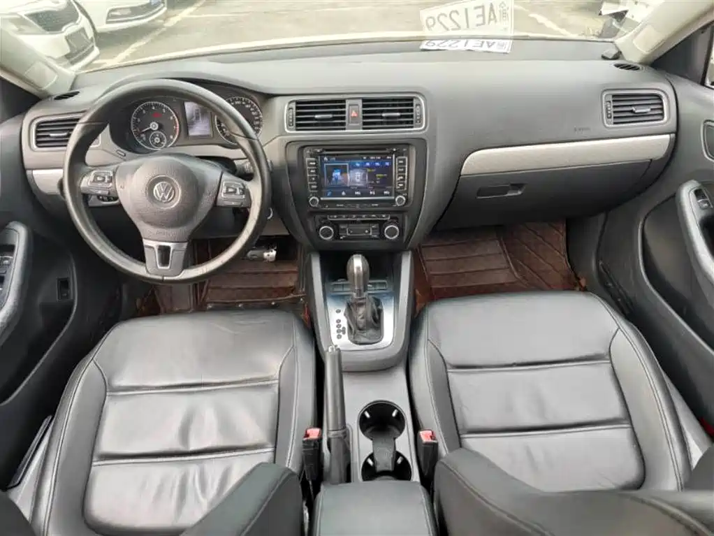 Volkswagen Sagitar 2014 1.4TSI Automatic Luxury фото 6