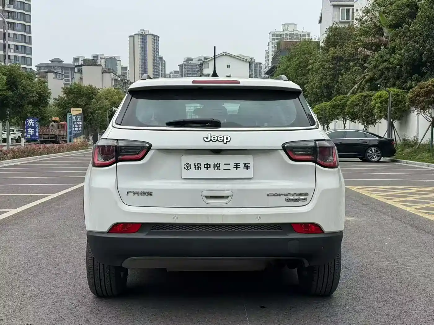 Photo 7 - Jeep Compass