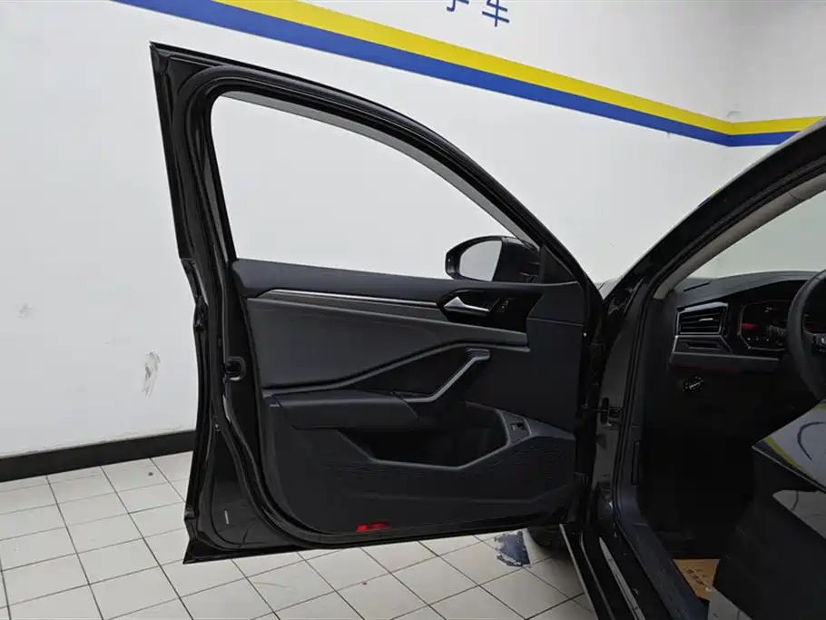 Volkswagen Sagitar 2021 280TSI DSG Surpassing Edition фото 7