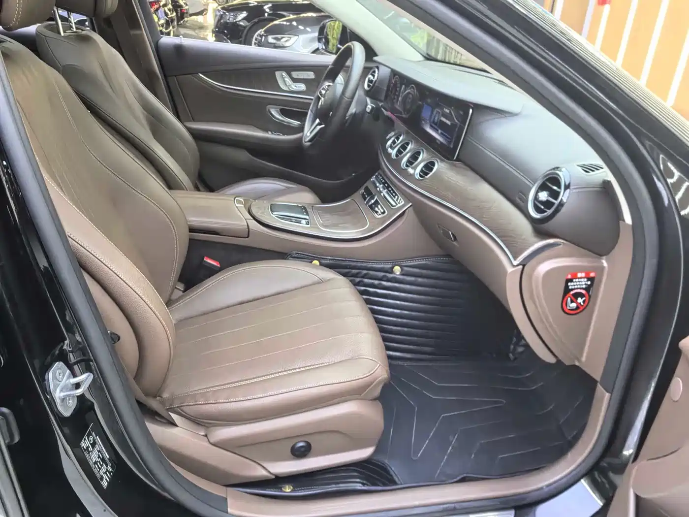 Mercedes-Benz E-Class 2019 E 300 L Fashion фото 15