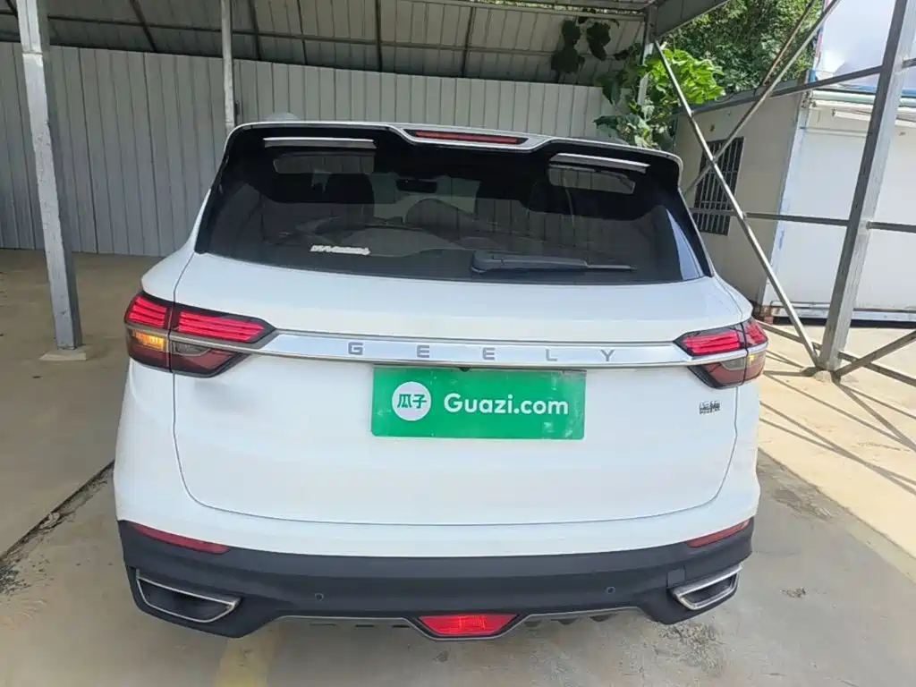 Фото 4 - Geely Coolray