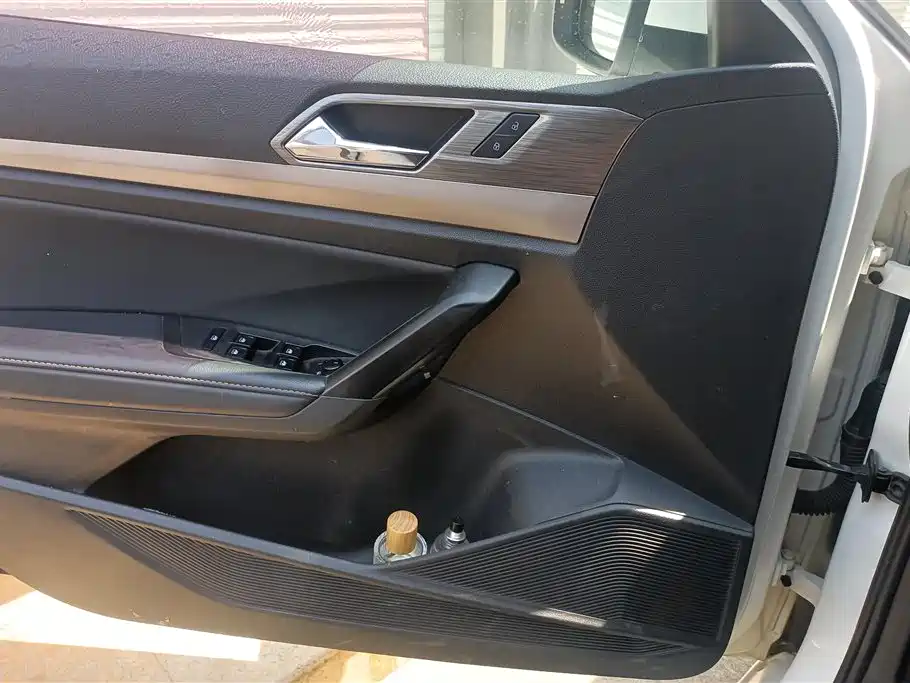 Volkswagen Lavida 2019 1.5L Automatic Comfort Edition China VI фото 7