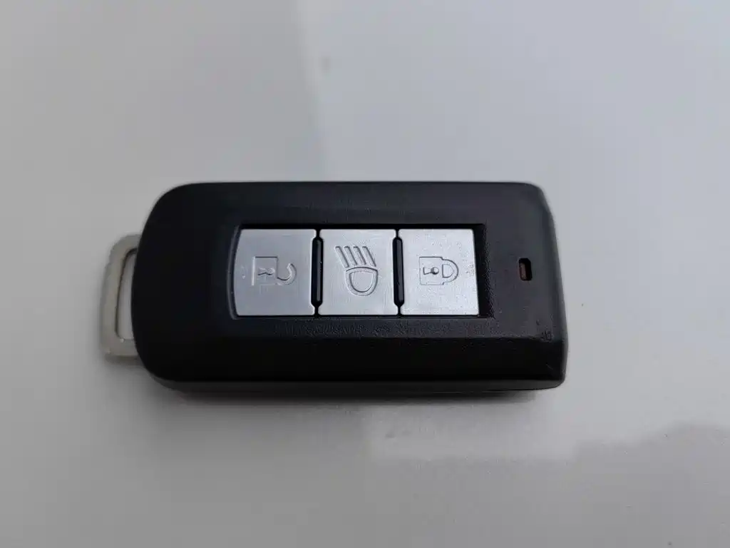 Peugeot 4008 (Import) 2014 2013 2.0L 2WD Luxury